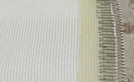 Flat woven polyester mesh belt